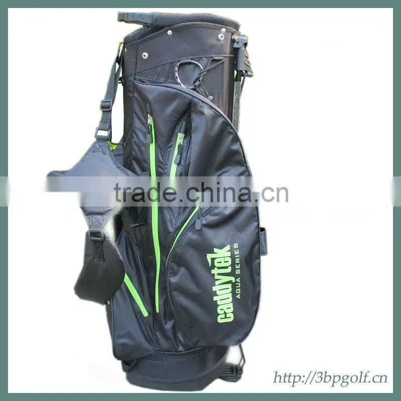 Lately golf bag with wheels