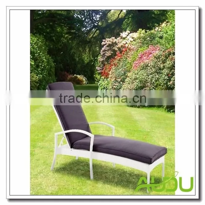 Audu White Los Angeles Garden Wicker Rattan Sun Lounger