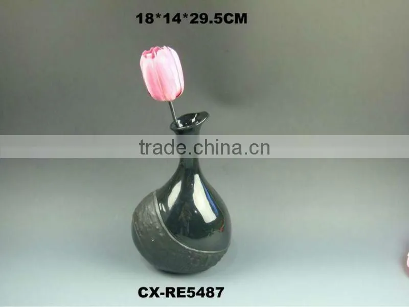 Ceramic flower vase
