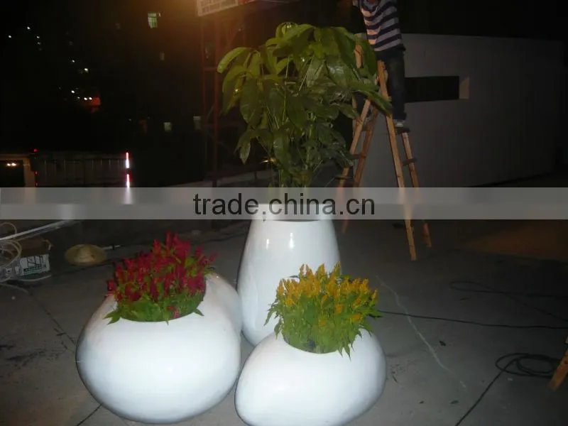 Modern fiberglass planter