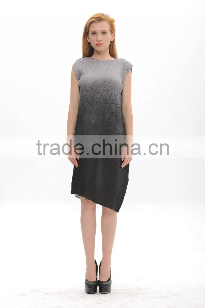 Women wrinkle graduated color irregular hem fashionable dress