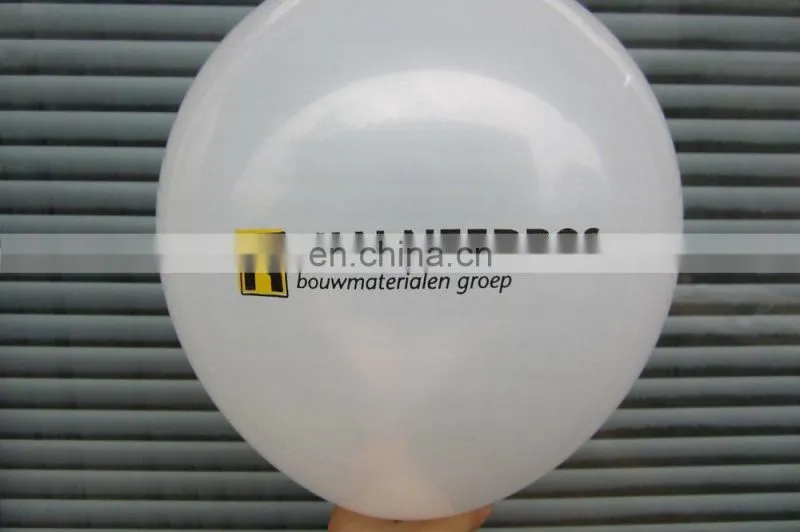 Different size latex balloon