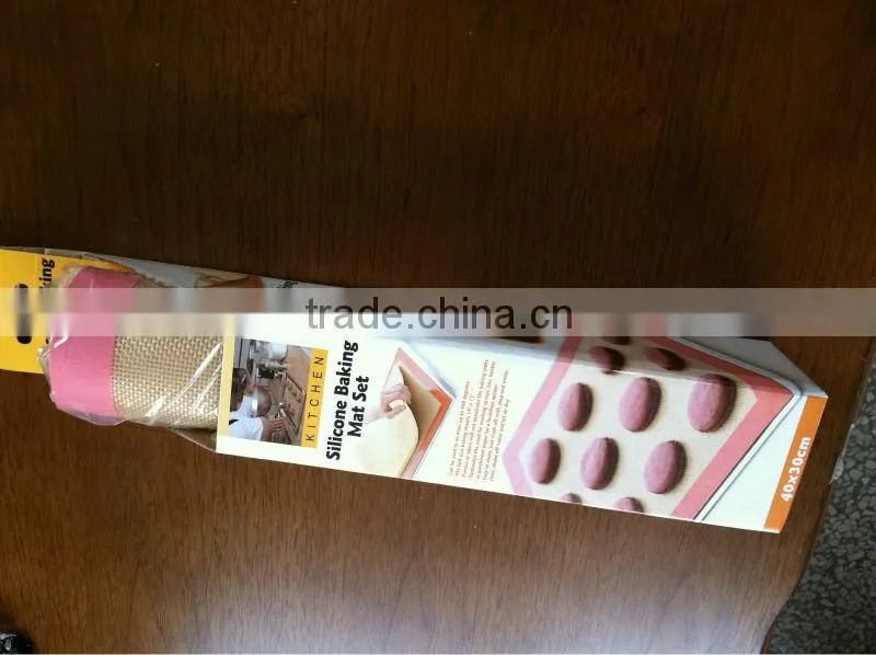 Silicone baking mat with fiberglass increasing the use life