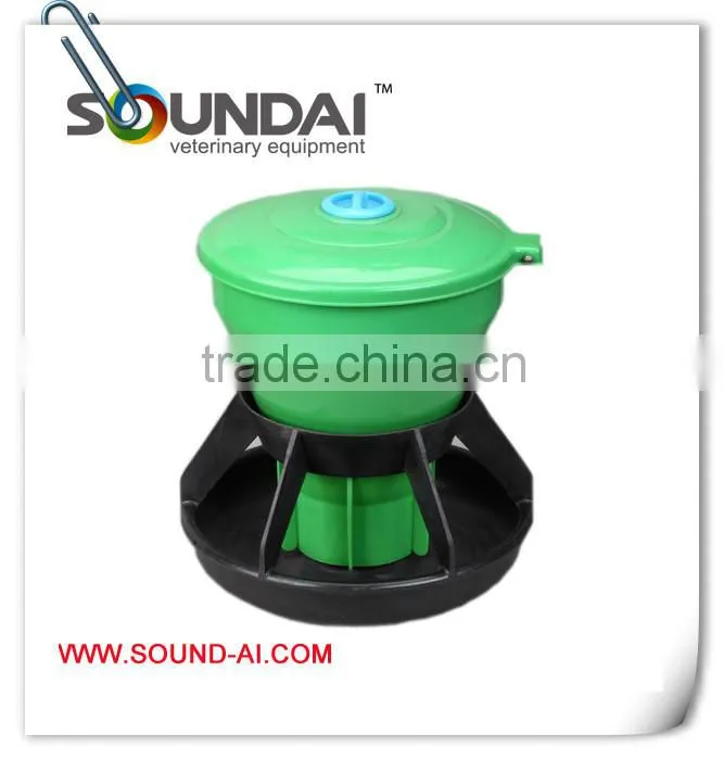 Cast iron drinker bowl with powder coated
