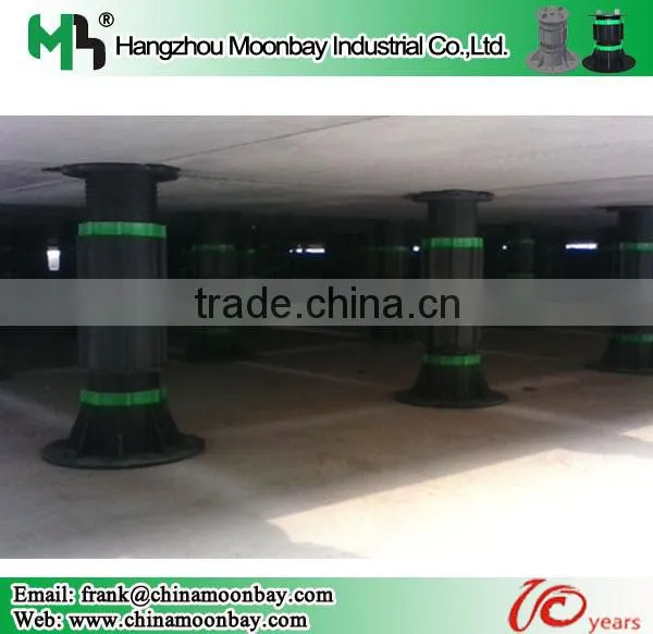 plastic pedestal from Moonbay