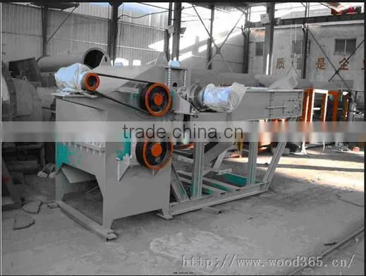 Industrial wood shredder for waste wood