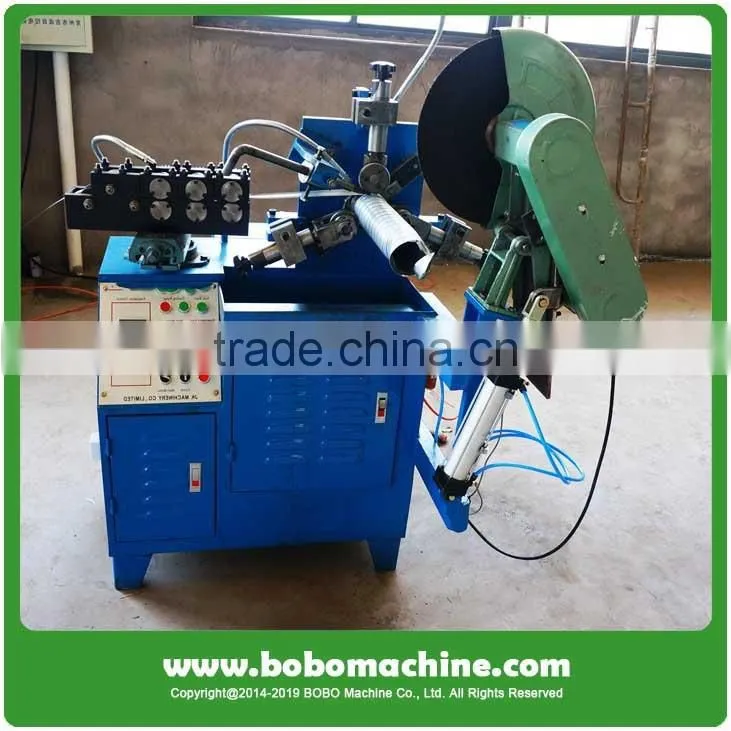 Spiral steel pipe forming machine