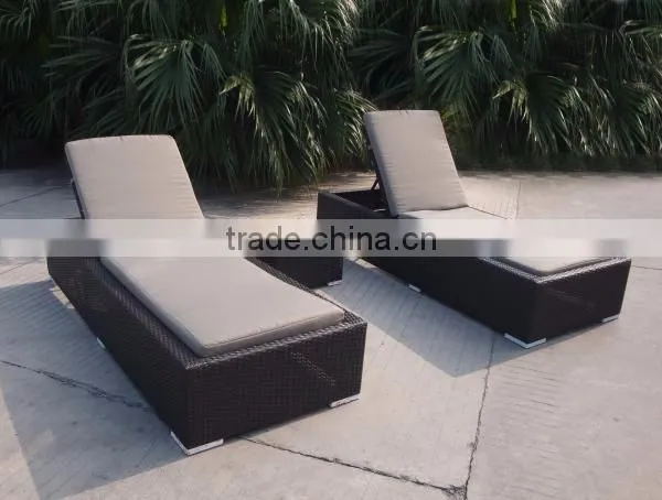 Natural color wicker outdoor furniture nice beach chair adjusable sun lounger