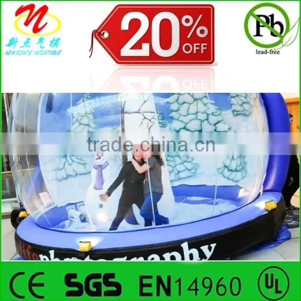 Interactive fun, Xmas inflatable snow globe for exhibition spaces, shopping centres