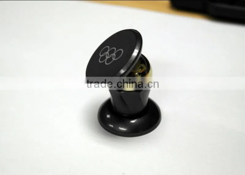 Made in China and universal magnet 360 degree rotating windshield magnetic car phone holder