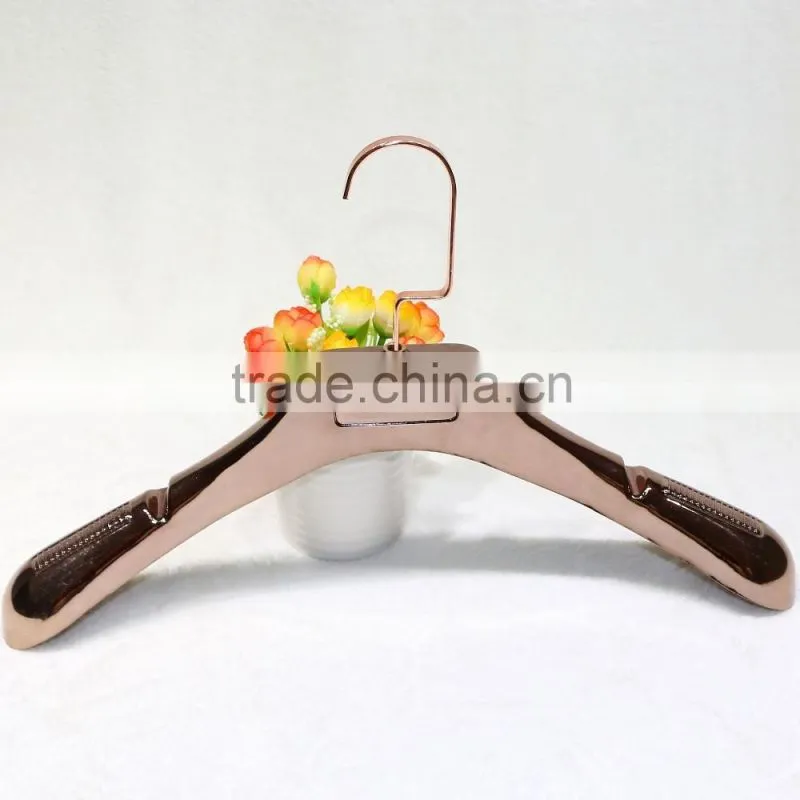 Wholesale electric clothes plastic hanger for coat
