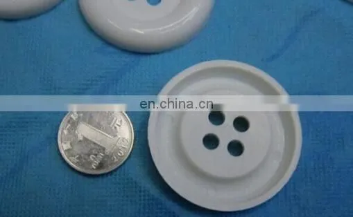 PLANT DIRECT WHOLESALES BIG HOLE BUTTON FASHION PLASTIC 4 HOLES BUTTON BIG SIZE WIND COAT BUTTON
