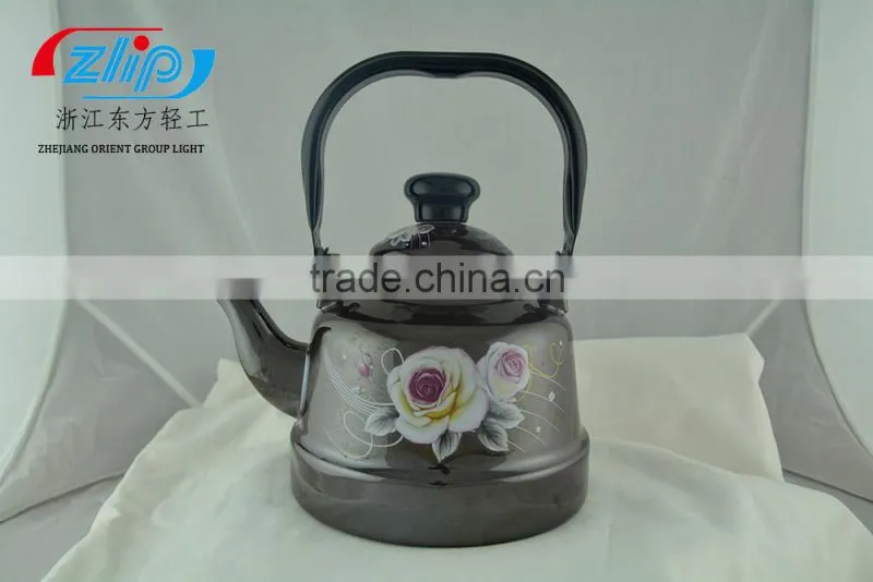 The Modern Mirror Enamel Kettle With Stainless Handle