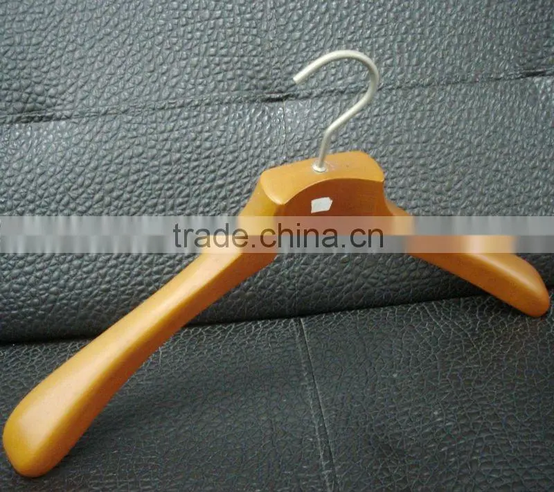 lambdoidal wooden hanger for garment