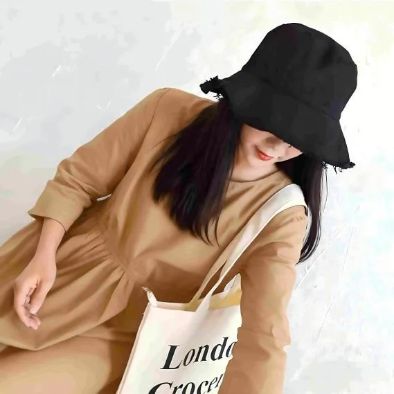 bucket hat (1)