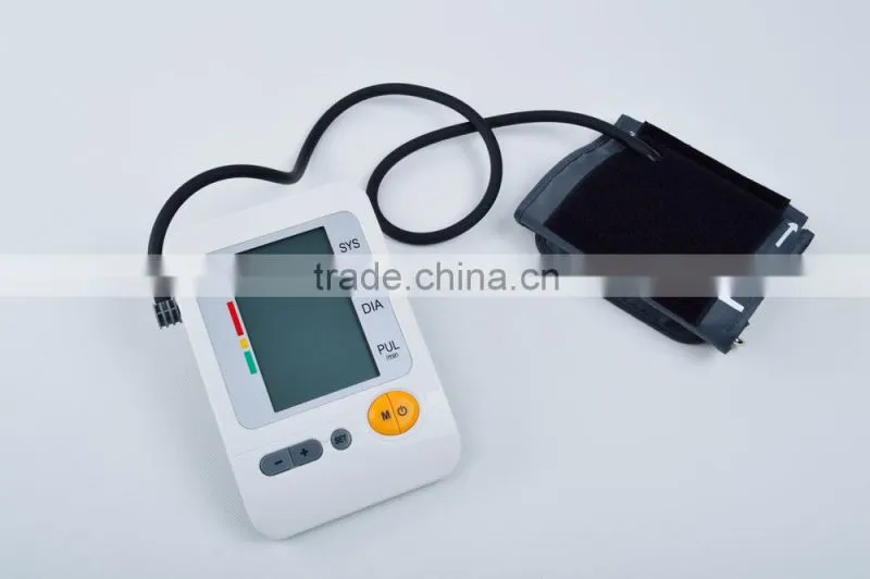 Digitl upper arm style blood pressure machine with carry bag
