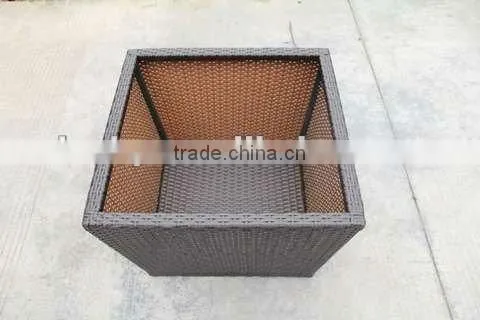 rattan vase