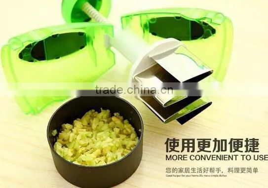 cy289 Kitchen Tool plastic Garlic Ginger Grinder Twist Press Onion Garlic Mincer