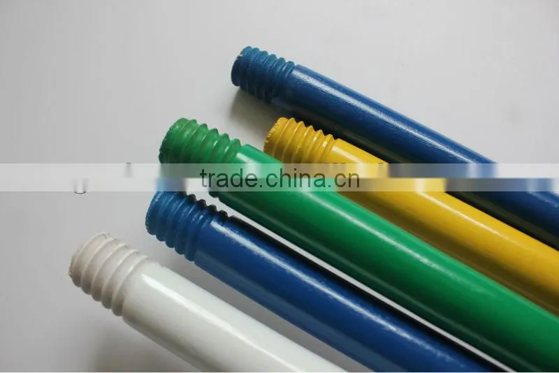 Varnished wooden broom handle with high quality