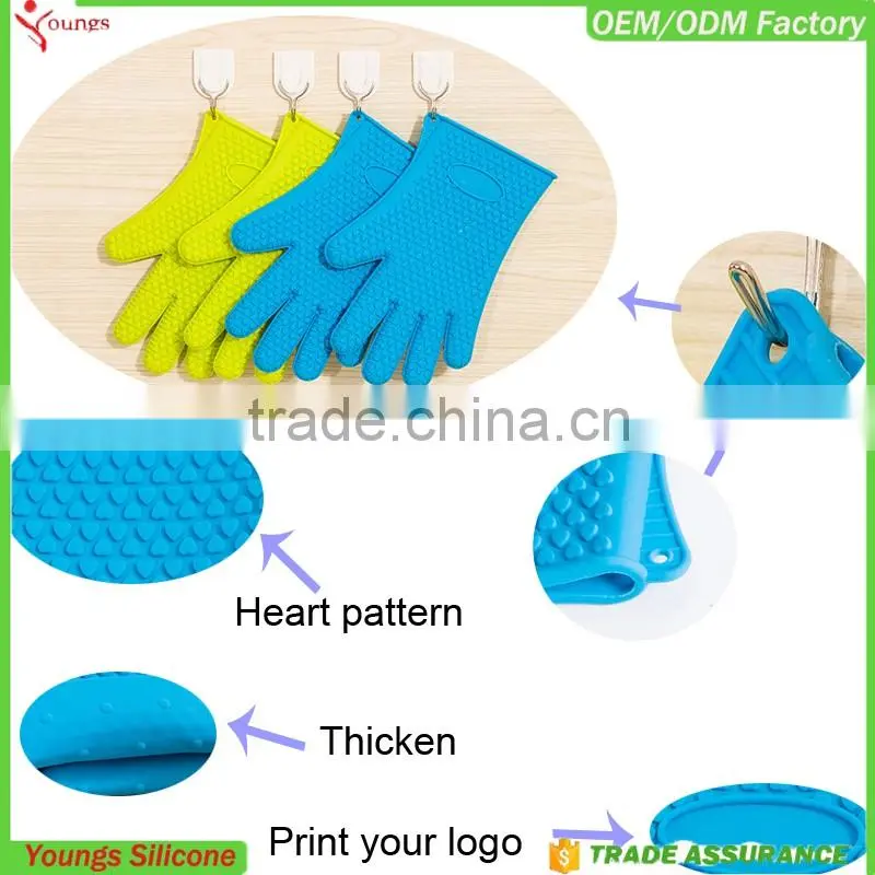 Customize Silicone Massage Glove Kitchen Glove FDA Soft Red Oven Gloves