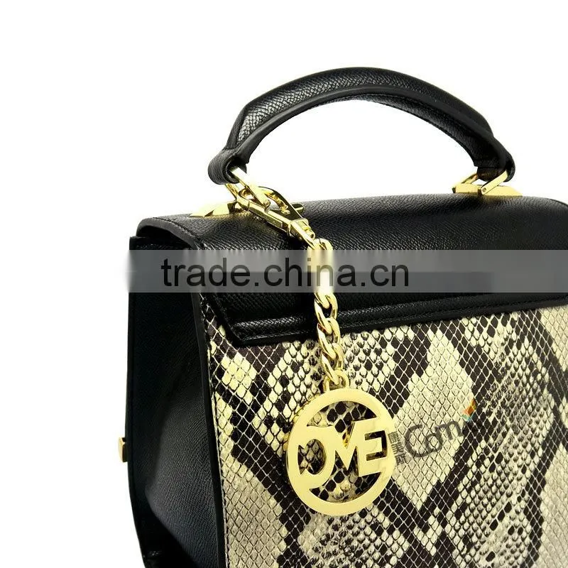Popular Hollow custom metal handbag brand logo tag with chain and hook