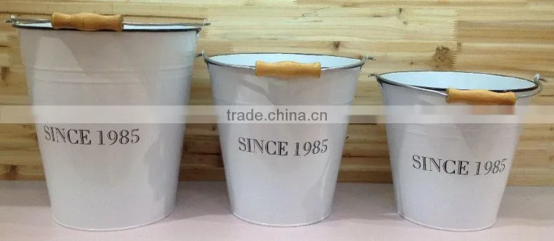 Laundry Bucket with Black Rim