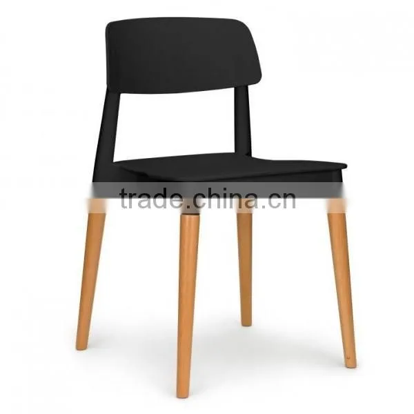 Modern simple design wooden legs PP Plastic Restaurant Chair