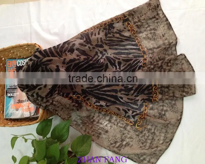 2015 new design printed polyester scarf shawl of animal pattern
