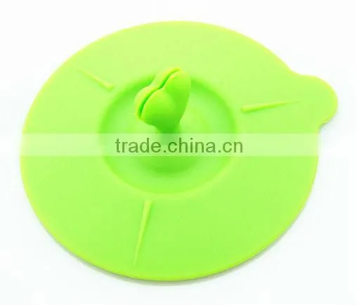 Novelty easy cleaning suction silicone universal cup lid