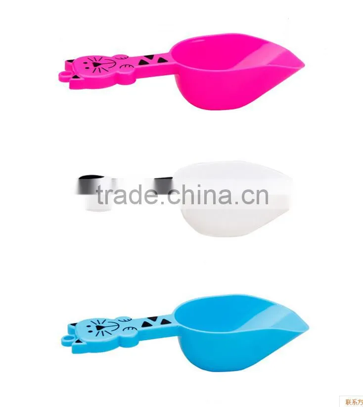 Lovely plastic little pet shovel for cat and dog