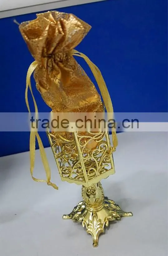 OEM and ODM round plastic candy packaging gift box for wedding