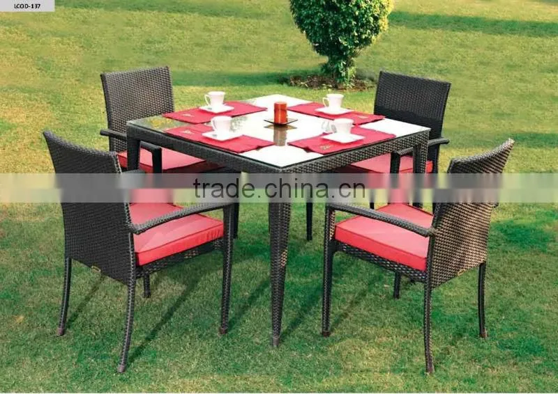 Outdoor PE Rattan Dining furniture table with chairs