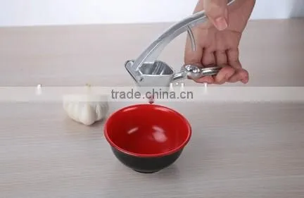 Marvelous wholesale kitchenware metal garlic press and aluminium alloy garlic slicer