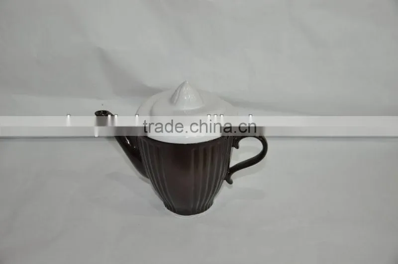 ceramic casserole pot with lid