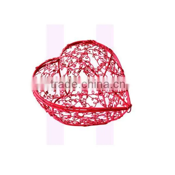 Hot sell pink heart- shaped iron gift basket
