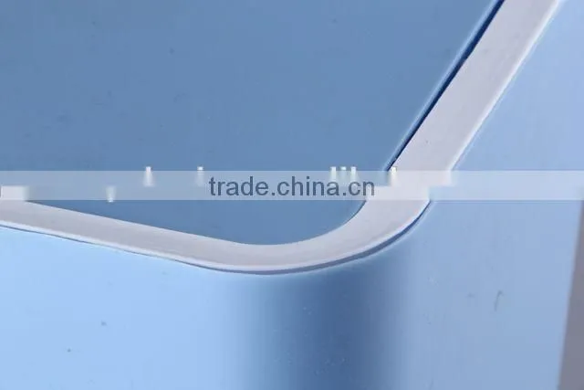 Swivelling Cover Plastic Trash Can Household Garbage Can/Rubbish Bin