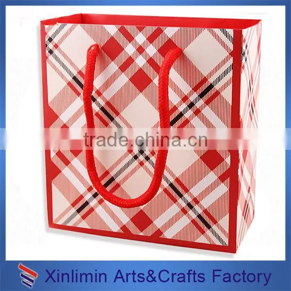 Wholesale custom logo paper packaging gift bag with string