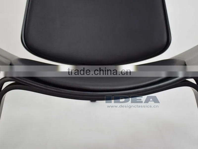 DC6018 Replica Hans Wegner Shell Chair - Black Shell/Black Leather pad