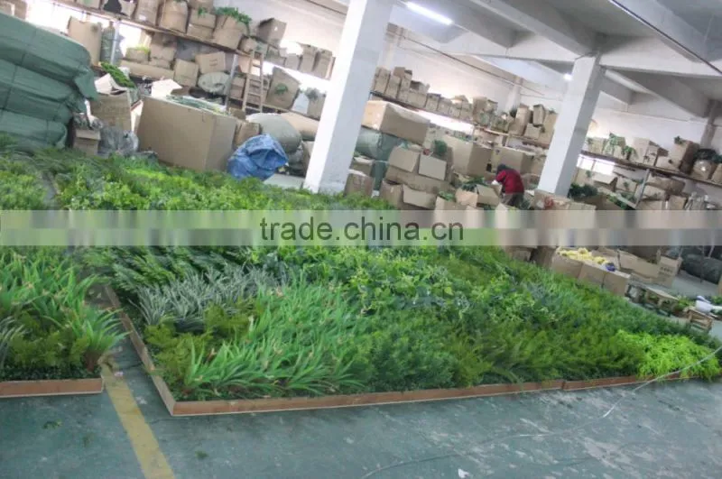 Russia's project of artificial green wall/park and shopping mall plant green wall