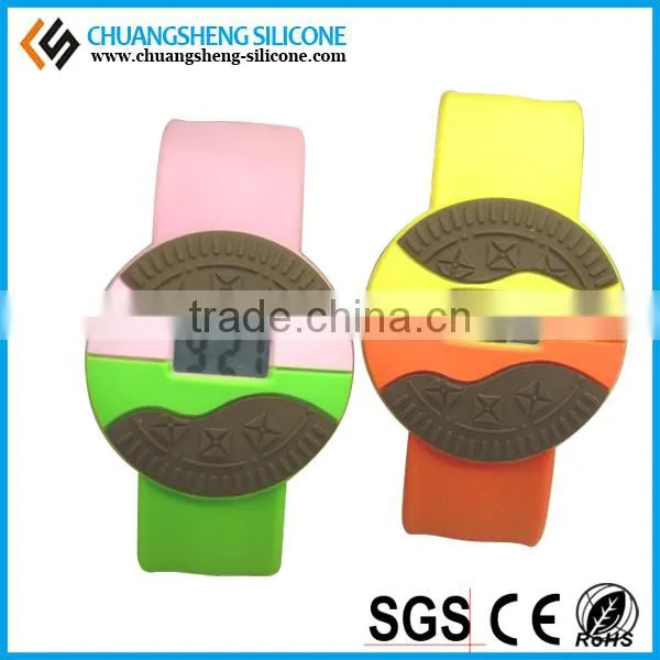 Clap silicone watch band in toy style design