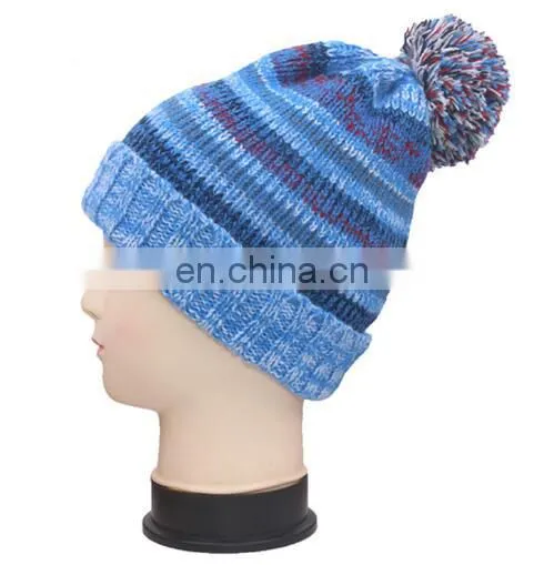 2017 Custom knitted pom pom hat in winter