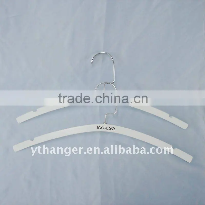 WA62 linear wood hanger for garment shop