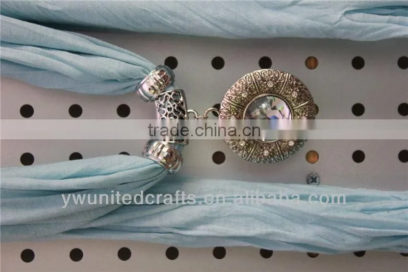 Fashion Wholesale Triangle Satin Gilding Pendant Scarves