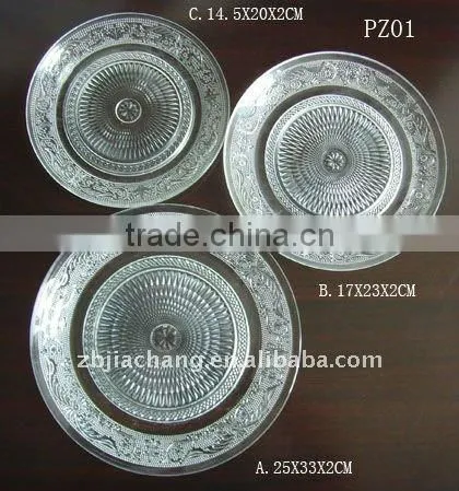 Round clear glass charger plate