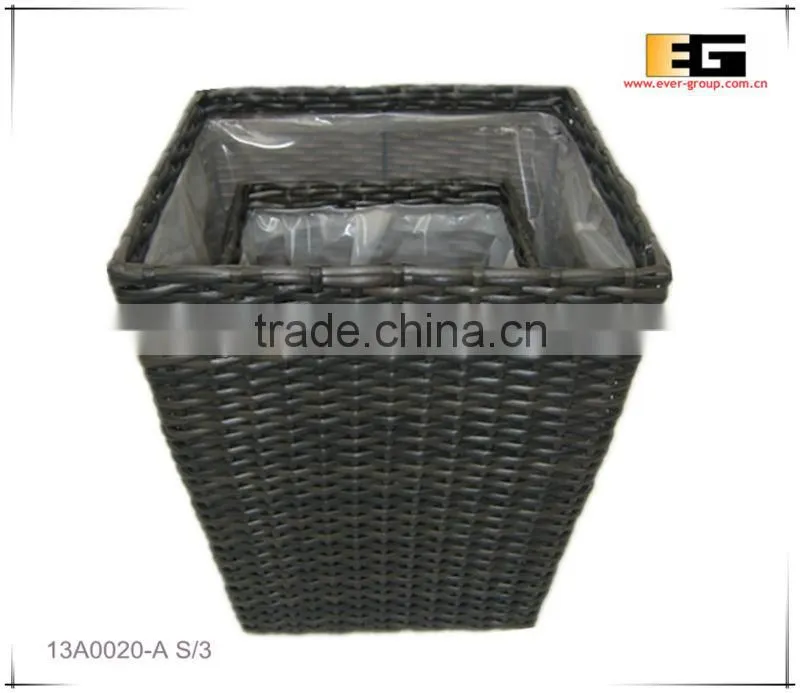 Plastic/PE rattan square with liner flower planter
