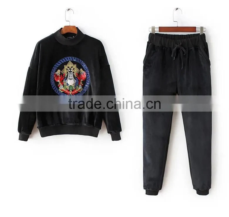 Runwaylover EY2359B New Fashion 2017 Ladies Sport Suits , Women Embroidery Hoodie And Casual Pants