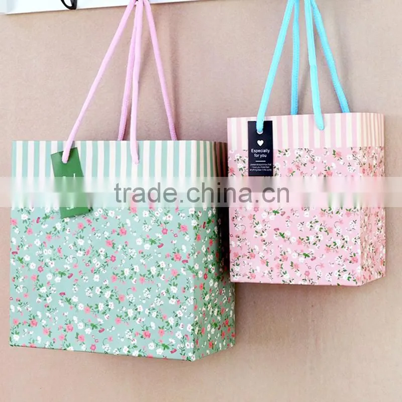thanksgiving gifts toy with candy packaging materials wholesale paper shopping bags