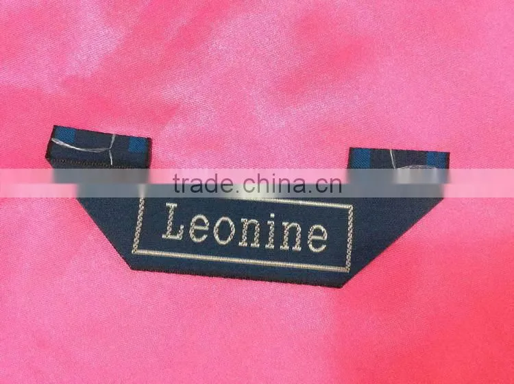 Cheaper special discount fashion woven label for clothes