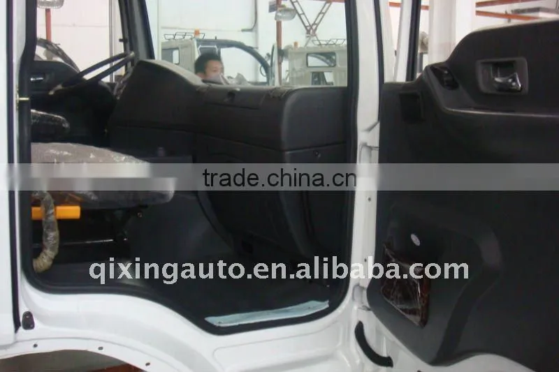 4*2 flat bed truck