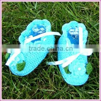 Hand crochet cute baby shoes